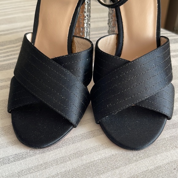 NWOT MARCIANO “LEENA” BEJEWELED CHUNKY HEEL. Sz 5M. Black satin/silver heel. - Picture 2 of 10